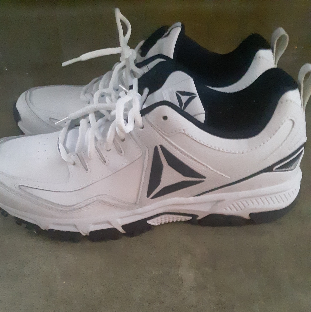 Mens Reebok Ridgerider Leather shoes size 11.5